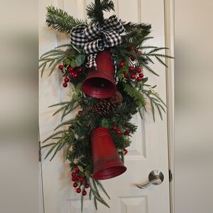 Festive Country Farm Door Swag